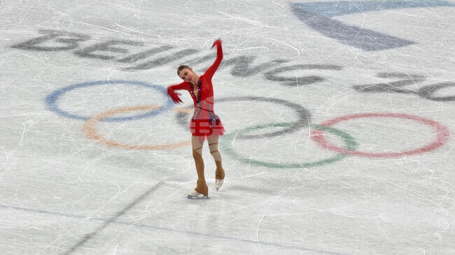 Александра Фейгин завърши 24-а в турнира по фигурно пързаляне на олимпийските игри в Пекин, Камила Валиева остана едва четвърта