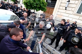 Възраждане - протест