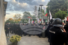 Възраждане - протест