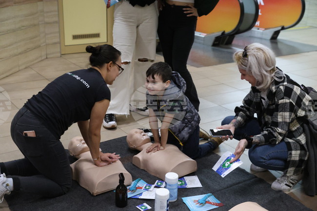 Метростанция „Софийски университет“ - обучителна кампания