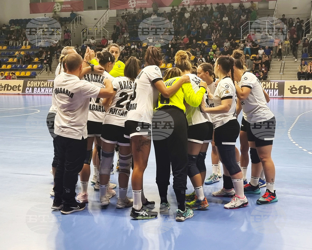 Осем хандбалистки, състезаващи се в чуждестранни клубове, подсилват състава на националния отбор на България за старта на квалификациите за Евро 2026 