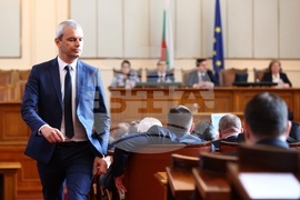 Парламент - Костадин Костадинов - заседание