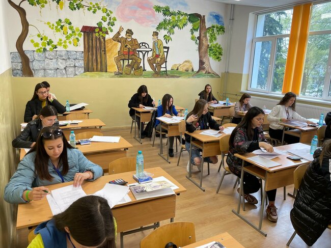 Над 110 000 седмокласници и десетокласници ще се явяват на национално външно оценяване по български език и литература, и по математика