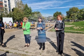 Училище - зелено пространство