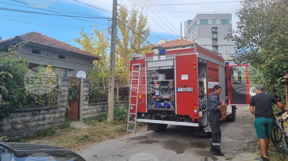 Възрастна жена е спасена при пожар в Търговище