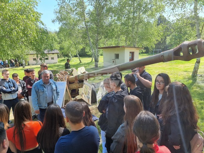 Кърджали - ученици - занятие