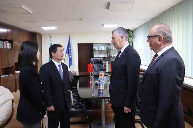 Посланикът на Китайската народна република е на посещение в Русе 