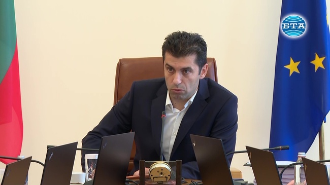 Имаме доста голям напредък за намиране на заместващи F-16 самолети като алтернатива за забавянето на тези, които сме поръчали, заяви премиерът Кирил Петков