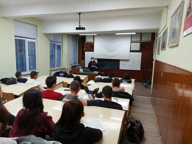 Правителството предостави 17 683 964 лева на държавните училища, с които се възстановяват преходните им остатъци от 2021 г.