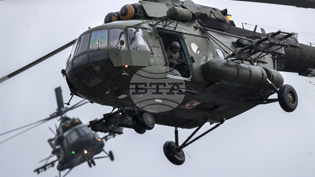 Петнадесет души загинаха при катастрофа на военен хеликоптер в Перу, съобщиха перуанските ВВС