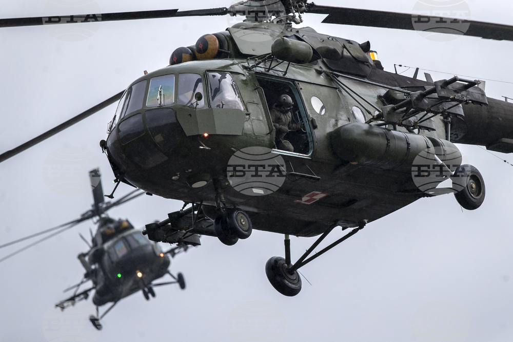 Петнадесет души загинаха при катастрофа на военен хеликоптер в Перу, съобщиха перуанските ВВС