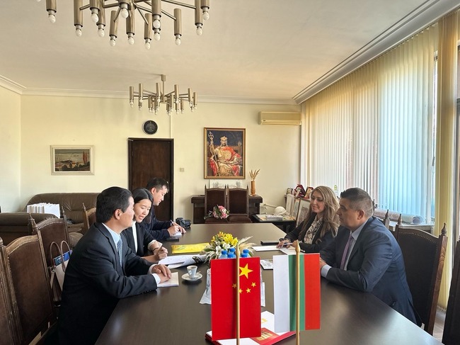 Община Русе: Посланикът на Китай в България посети Русе