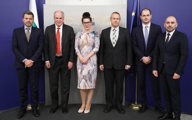 Вицепремиерът по ефективно управление Калина Константинова: Санкциите срещу административните нарушения са важен инструмент за борба с корупцията