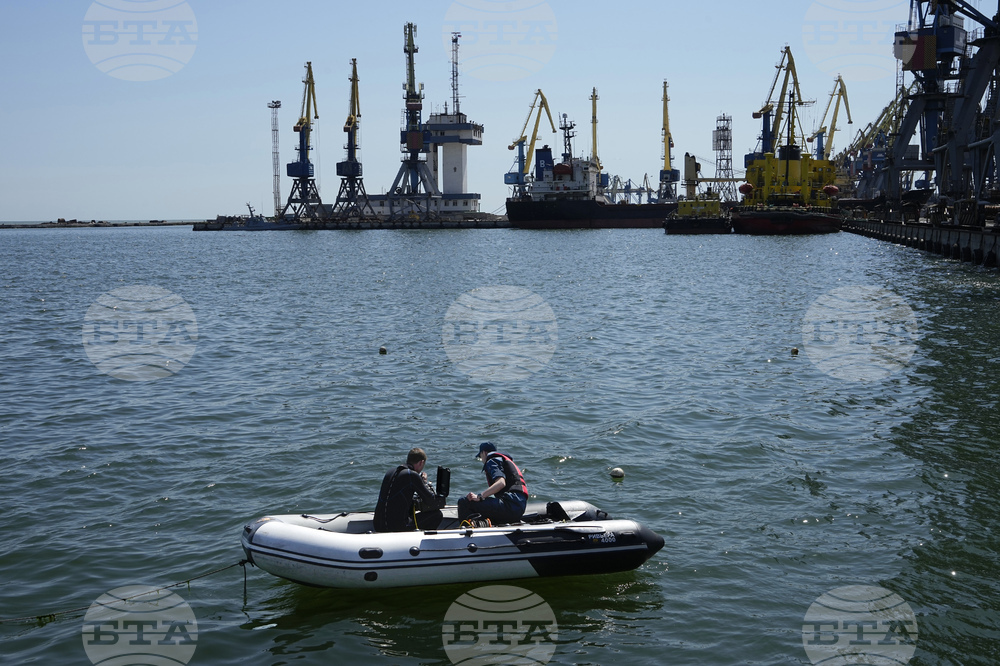 Анкара преговаря с Москва и Киев за отварянето на коридор през Турция за износ на зърно от Украйна - източник