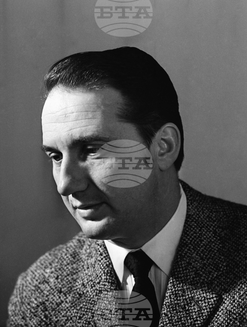 Иван Маринов