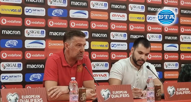 Селекционерът на българския национален отбор по футбол Младен Кърстаич преди мача с Албания 