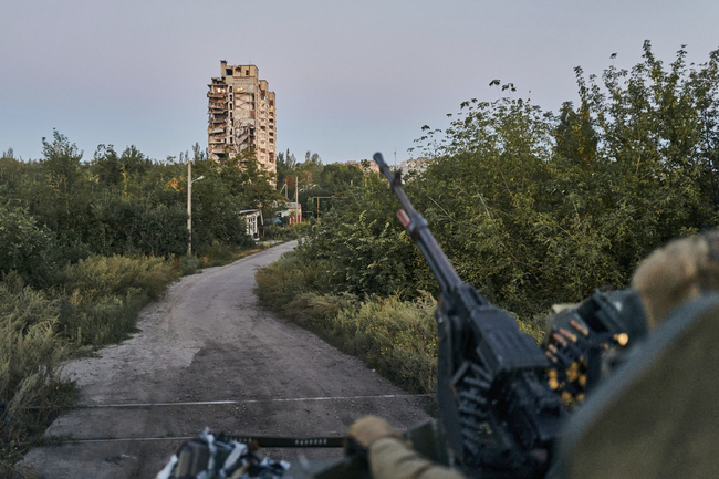 Руските войски се подготвят за нова вълна от нападения срещу Авдеевка, каза Институтът за изследване на войната