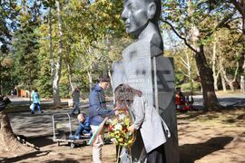 Бургас - 100 години от рождението на Апостол Карамитев - честване