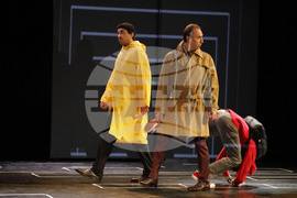 Русе - театър - „Странна случка с куче през нощта“ - премиера