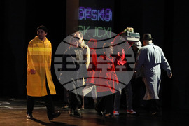 Русе - театър - „Странна случка с куче през нощта“ - премиера