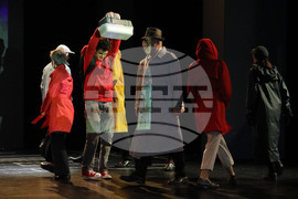 Русе - театър - „Странна случка с куче през нощта“ - премиера