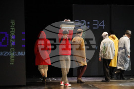 Русе - театър - „Странна случка с куче през нощта“ - премиера