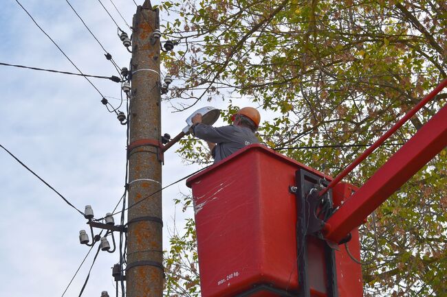 Община Разград започна подмяна на улични лампи в селата, в които осветлението е в най-амортизирано състояние 