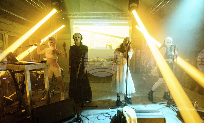 Руската дисидентска група "Пуси Райът" осъди присъдите на нейни членове в изгнание