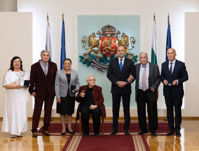  Президентът: Българското общество високо цени хората, посветили се на развитието ни като модерна държава с богата духовност и традиции