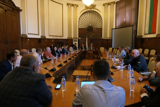 Министър Вътев: Успешното коопериране и съвместно излизане на пазара ще доведе до намаляване на себестойността на земеделската продукция