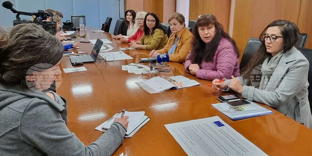 Около 320 възрастни и хора с увреждания от община Шумен получават грижи по проект