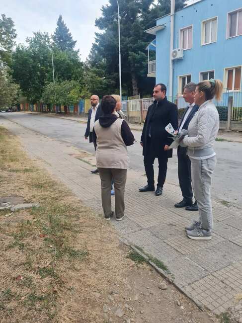 Скромна инвестиция и облагородяване на кв. „Здравец“ би допринесло за самочувствието на жителите, заяви кандидатът за кмет д-р Алдин Начков