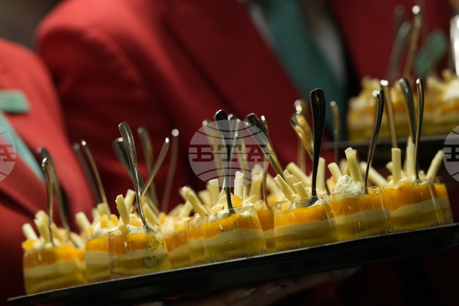 Учени откриха защо човек винаги е готов да хапне десерт