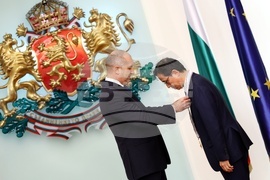 Румен Радев - Хироши Нарахира - награждаване