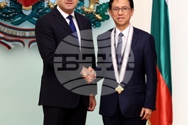 Румен Радев - Хироши Нарахира - награждаване