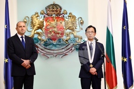 Румен Радев - Хироши Нарахира - награждаване