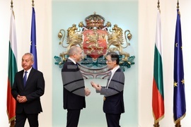 Румен Радев - Хироши Нарахира - награждаване