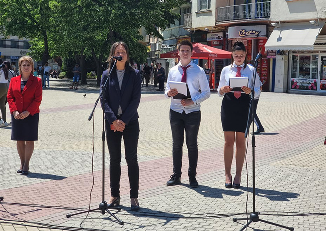 Панорама на професионалното образование и кариерното ориентиране беше открита в Казанлък