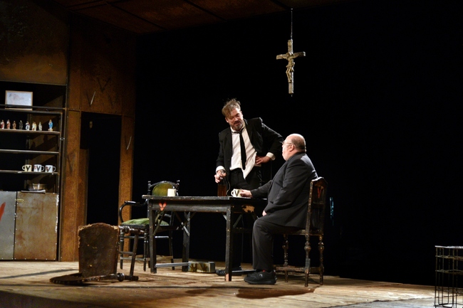 Сливенска премиера на „Самотният Запад" зарадва публиката на Есенния театрален салон