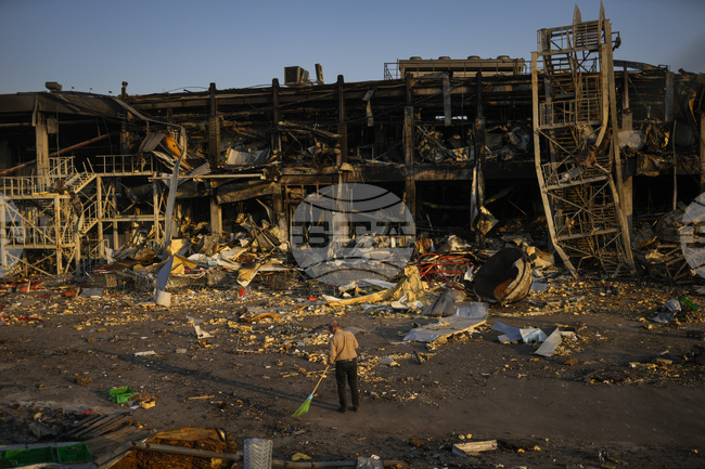 Одеса е под масирана руска атака с дронове, в града се чуват експлозии, съобщи кметът