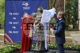 Минно-геоложки университет "Св. Иван Рилски" - патронен празник - монумент на св. Иван Рилски