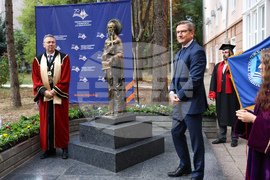 Минно-геоложки университет "Св. Иван Рилски" - патронен празник - монумент на св. Иван Рилски