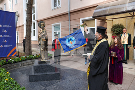 Минно-геоложки университет "Св. Иван Рилски" - патронен празник - монумент на св. Иван Рилски