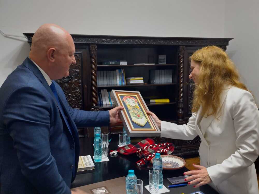 МОН: Министрите на образованието на България и Румъния обсъдиха промяната в подготовката на учители