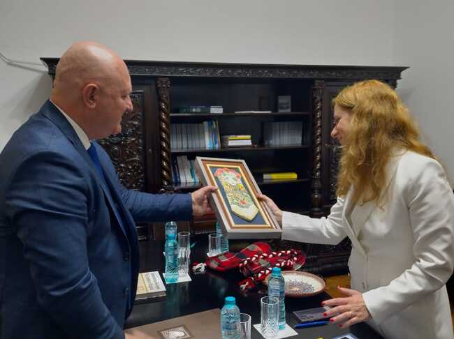 МОН: Министрите на образованието на България и Румъния обсъдиха промяната в подготовката на учители