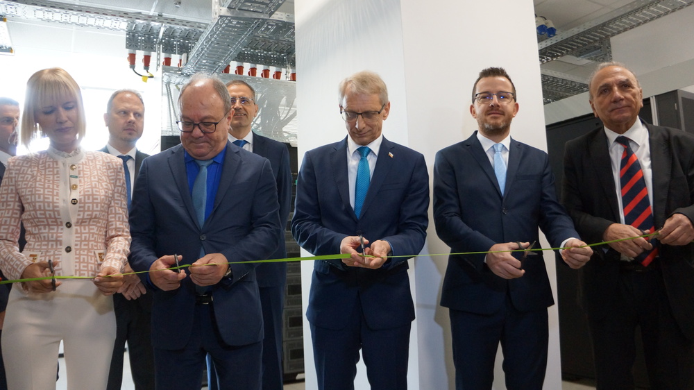 БАН: Новия суперкомпютър Хемус представи ИИКТ-БАН