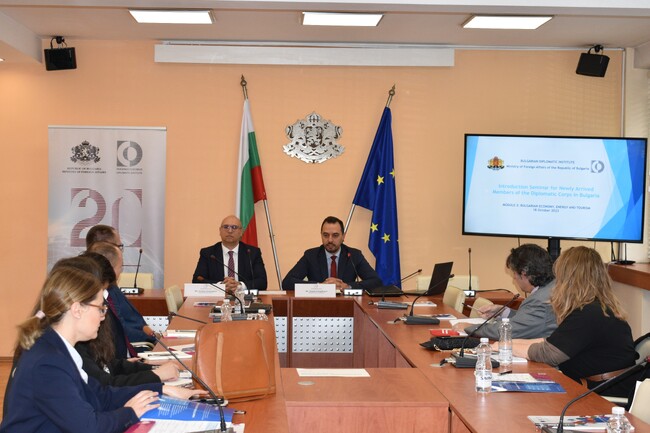 Министър Богданов: За да привлечем нови инвестиционни проекти, трябва да имаме подготвени терени с изградена инфраструктура