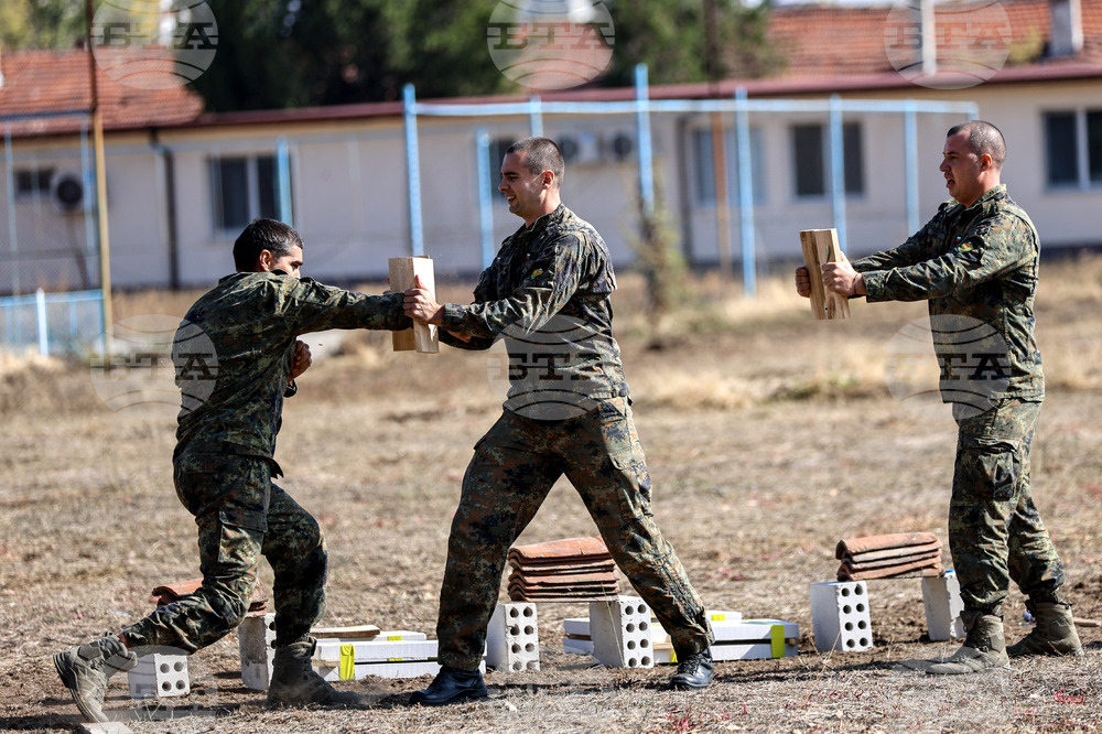 Пловдив - Ден на военния парашутист - честване