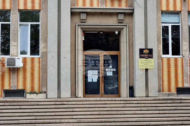 Районният съд в Лом постанови "подписка" за извършител на блудствени действия, заради наложената му мярка негови съграждани излязоха на протест