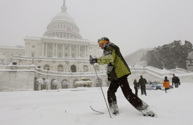 Голяма зимна буря причини смъртта на най-малко 11 души в САЩ
